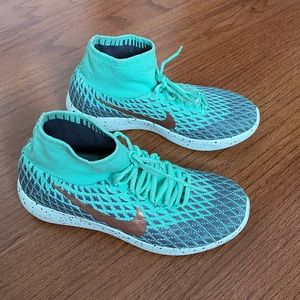 Nike Lunarepic Flyknit Shield 'Green Glow'